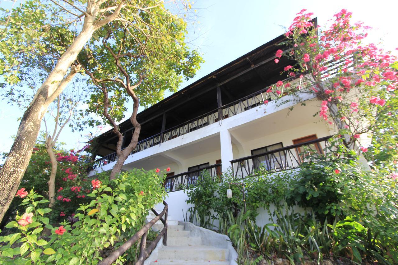 Discovery Island Resort Coron Exterior foto